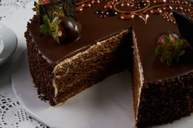 Bolo de Chocolate para Festa Simples Comprar Santa Felicidade - Bolo de Chocolate para Festa Simples